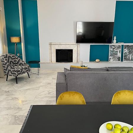 Kalloni Luxury Apartment Volos Bagian luar foto
