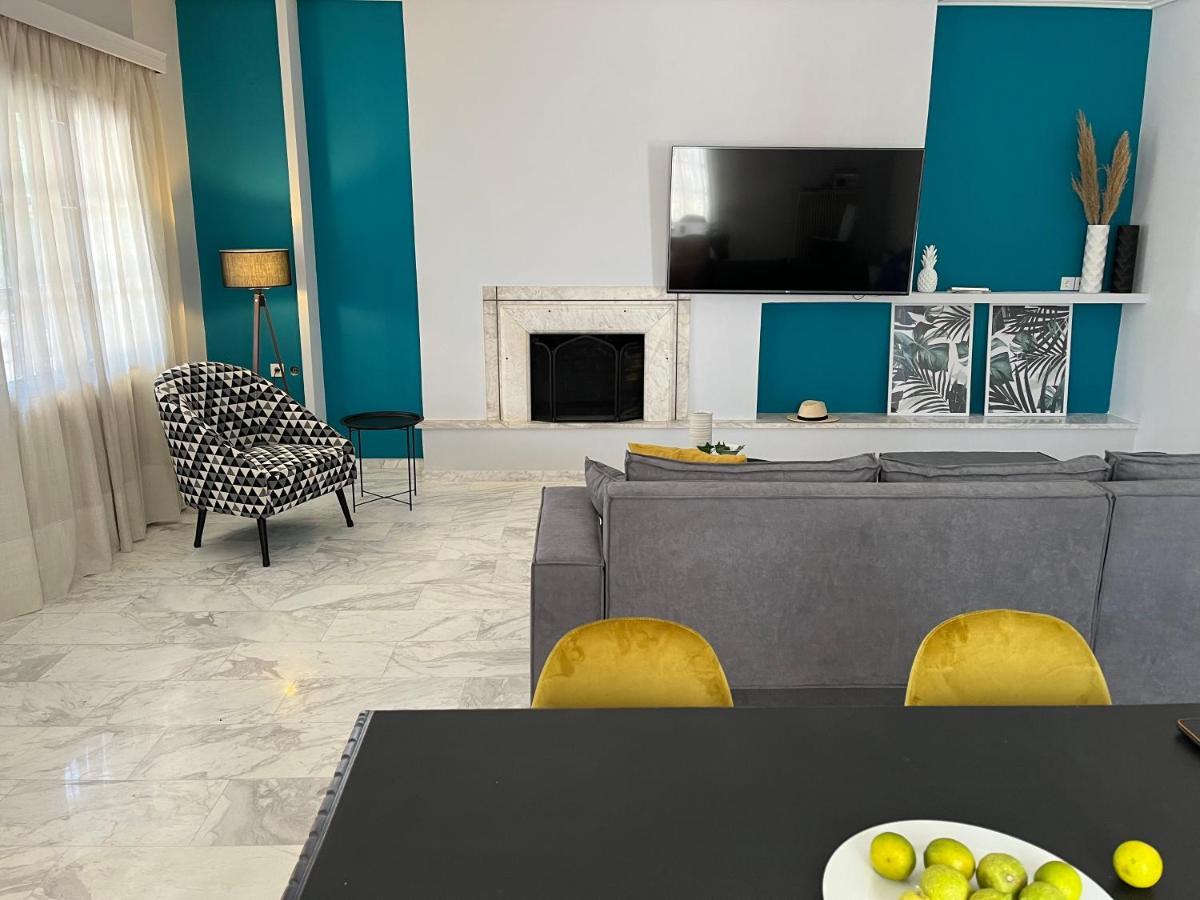Kalloni Luxury Apartment Volos Bagian luar foto