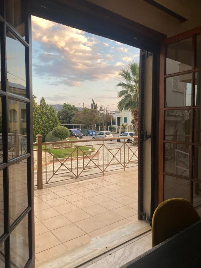 Kalloni Luxury Apartment Volos Bagian luar foto