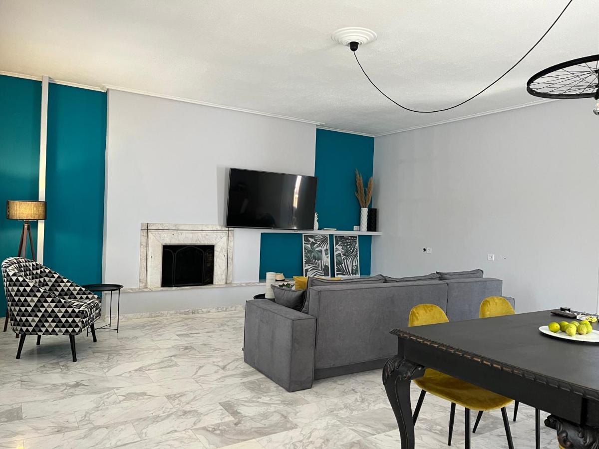 Kalloni Luxury Apartment Volos Bagian luar foto